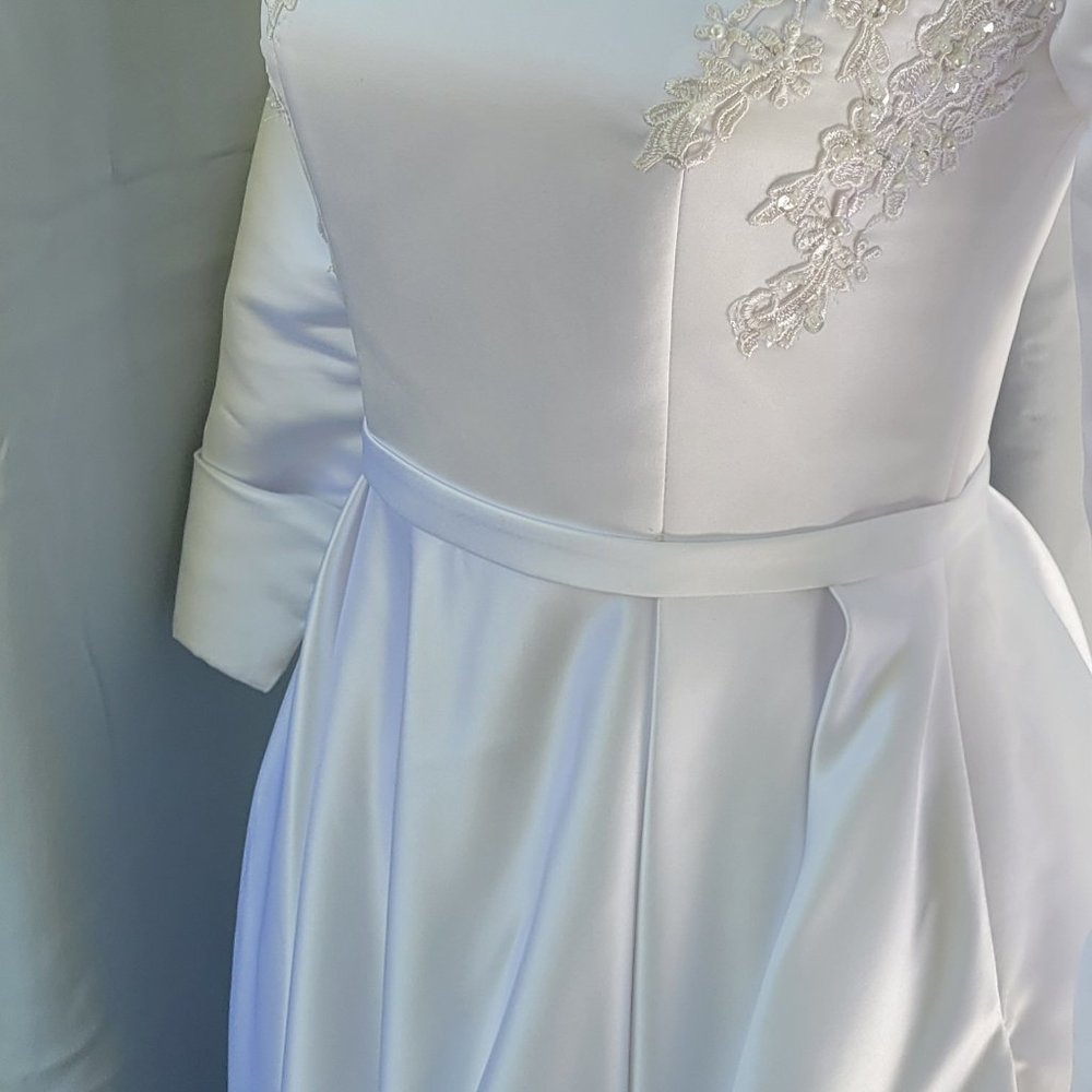 Fluid Two-Piece Ballgown-Style Wedding Dress Satin Court Train Bow Vestido De Novia Bridal Gown Princess Sleeveless Mermaid